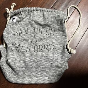 San Diego California Gray Drawstring Backpack
U